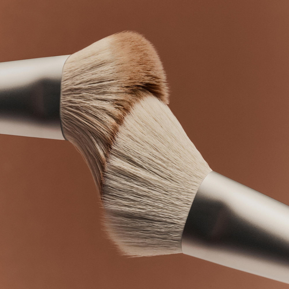 the-bronzer-brush-l9 Bronzer_Brush-1.jpg