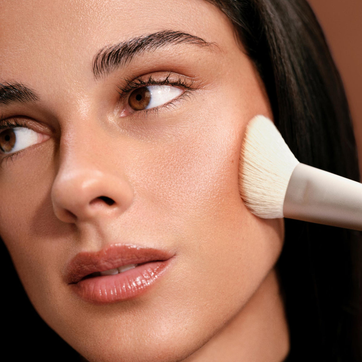 the-bronzer-brush-l9 Bronzer_Brush.jpg