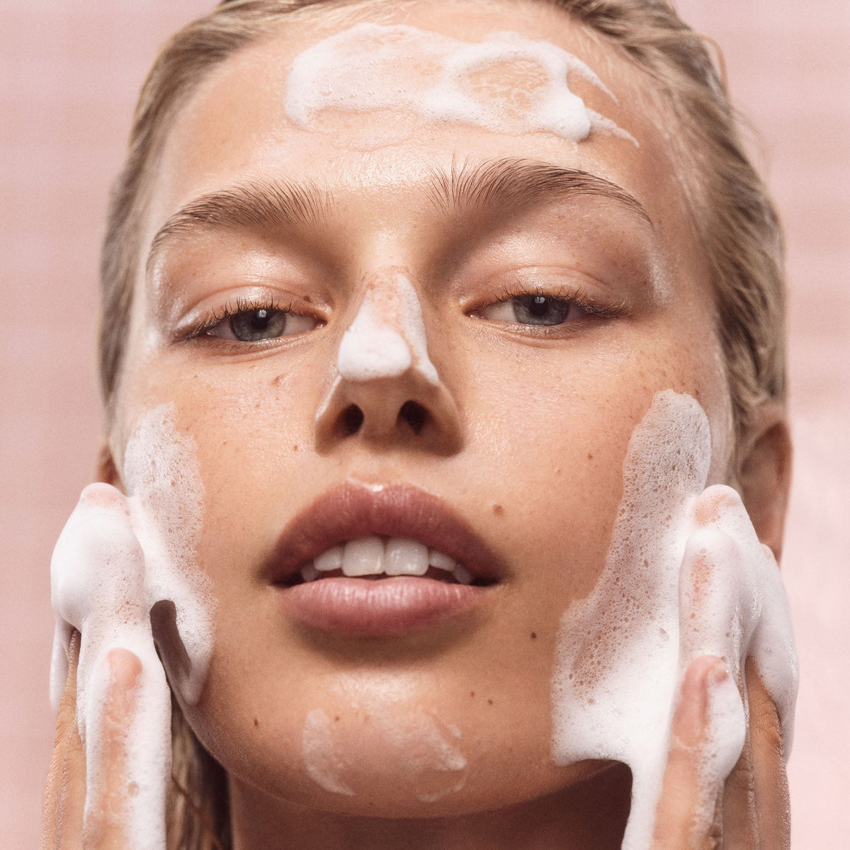 pink-dewtm-gel-cleanser-t6 Pinnk-Dew-4.jpg